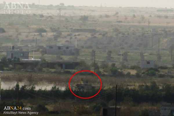 انهدام خودروی نظامی ارتش مصر به دست داعش + عکس