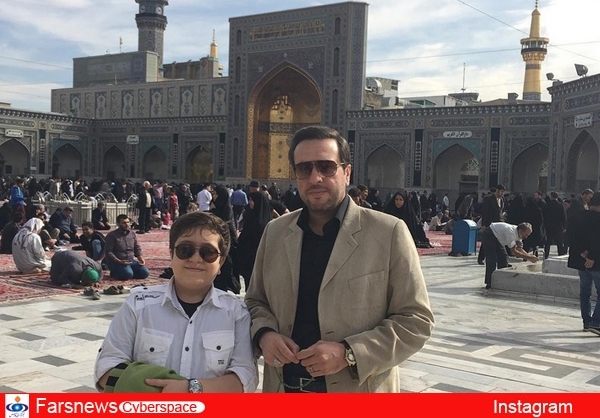 مجری معروف و فرزندش در پیاده‌روی اربعین+عکس