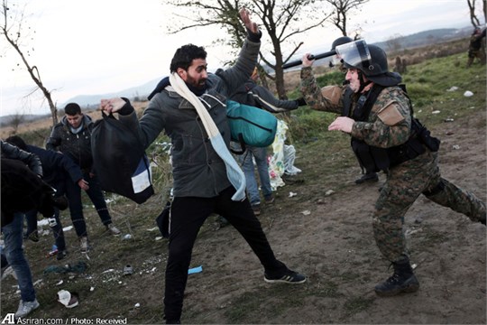 کتک زدن پناهجویان از سوی پلیس اروپا /عکس
