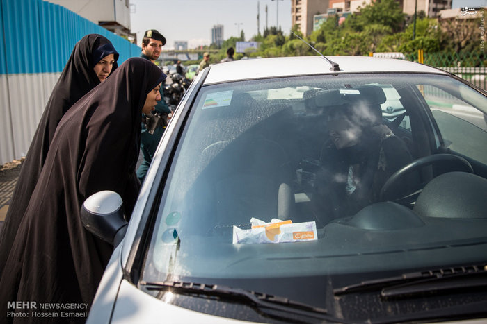 برخورد با بدپوششان و  بدحجابان در تهران +عکس