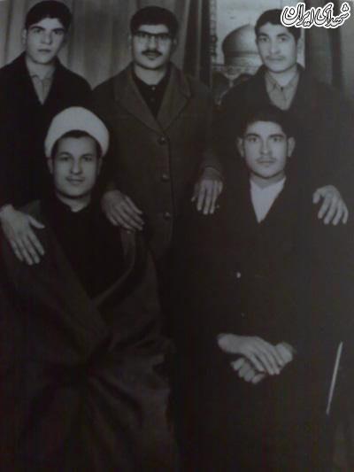 هاشمی رفسنجانی در کنار برادرانش+عکس