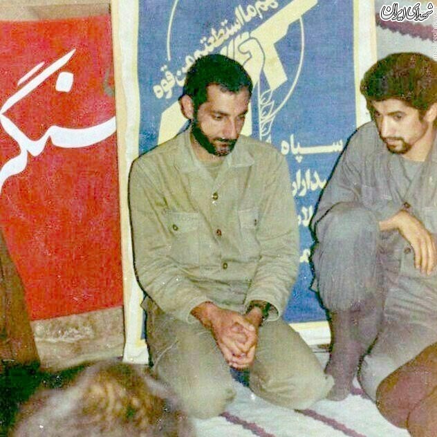 پدرِ شهید مدافع حرم در کنار شهید باکری+عکس