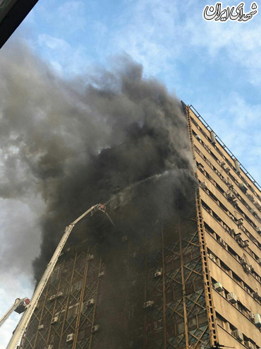 لحظات اولیه آتش گرفتن ساختمان پلاسکو+عکس