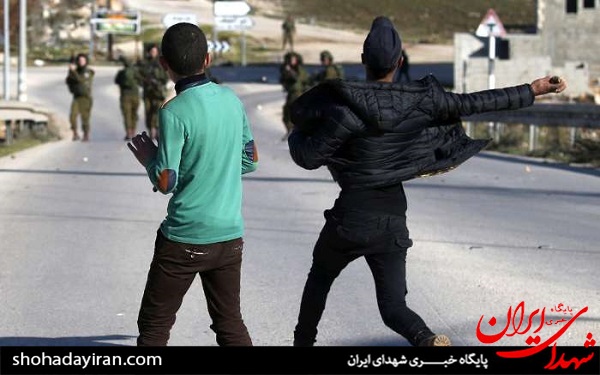 عکس/حمله نظامیان صهیونیستی به جوانان فلسطینی در شرق نابلس