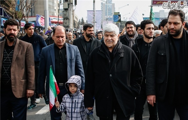 خانواده هاشمی در راهپیمایی 22 بهمن+عکس