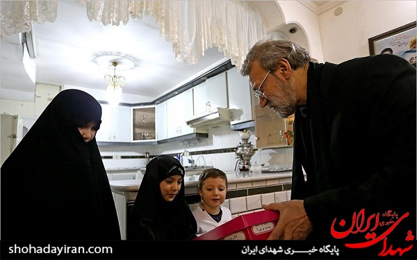 عکس/دیدار دکتر لاریجانی با خانواده روحانی شهید هاشمی نژاد