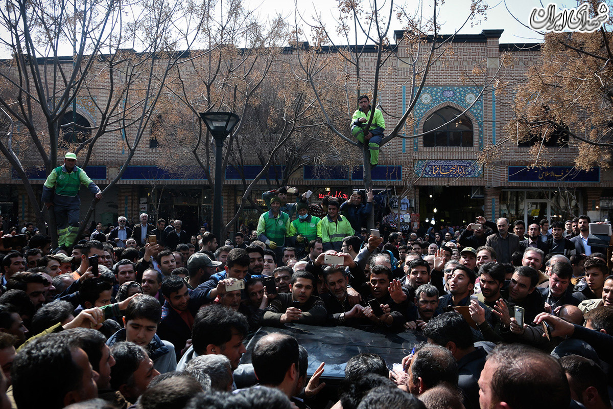 استقبال از احمدی نژاد در بازار تهران+عکس