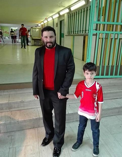مداح مشهور و پسرش در ورزشگاه آزادی+عکس