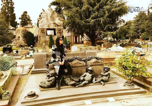بازیگر زن ایرانی در  یک گورستان ایتالیایی+عکس