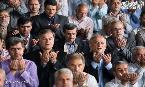 احمدی‌نژاد در نمازجمعه دیروز تهران+ عکس