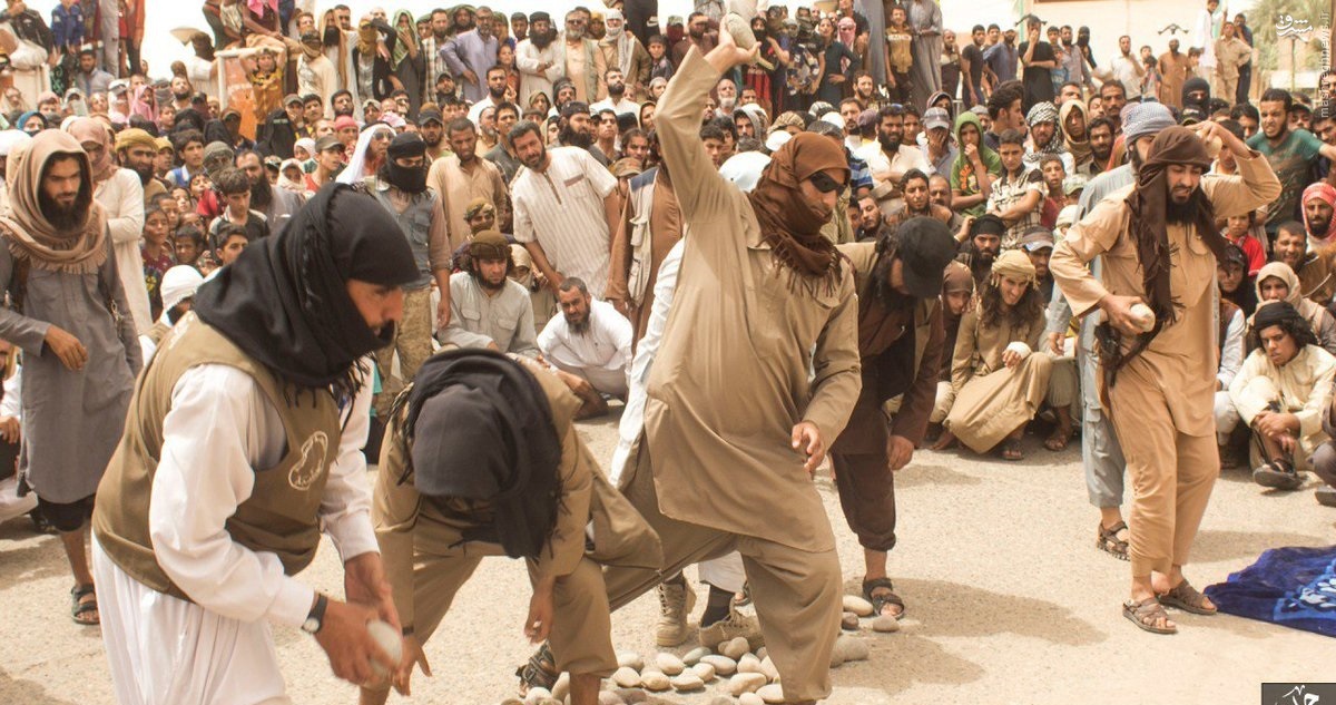 اعدام فجیع شهروند اهل سنت عراقی به دست داعش+عکس