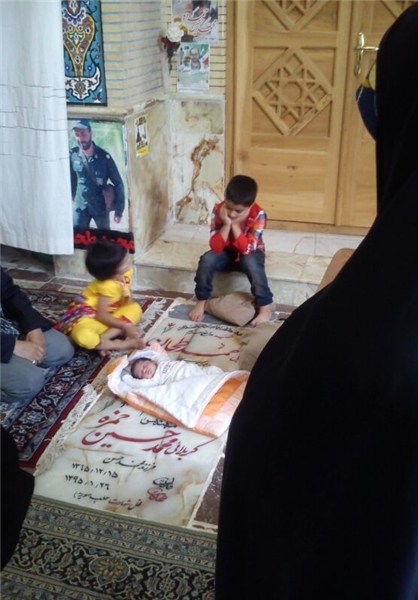 نخستین ساعت زندگی فرزند یک شهید مدافع حرم+عکس