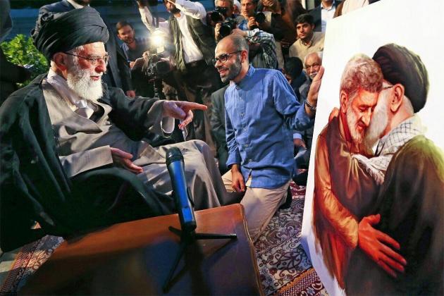 احمد متوسلیان در آغوش رهبر انقلاب + عکس