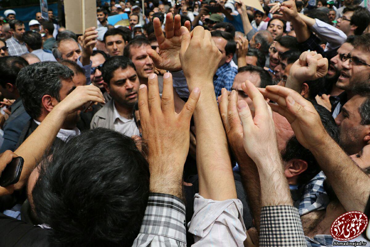 استقبال از احمدی‌نژاد در راهپیمایی روز قدس +تصاویر