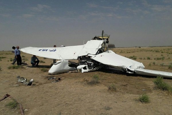 سقوط هواپیمای آموزشی در نظرآباد کرج +عکس