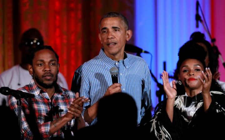 آوازخوانی اوباما در جشن تولد دخترش+عکس
