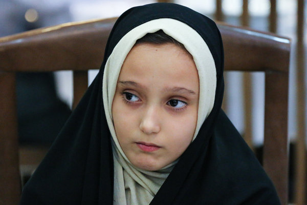 دختر 9 ساله‌ که از محاصره داعش گریخت+عکس