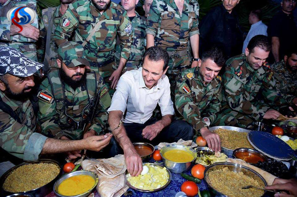 افطار بشار اسد در جمع ارتشیان سوریه+تصاویر