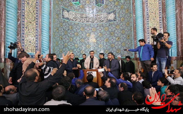 عکس/ احمدی نژاد در مسجد جامع نارمک