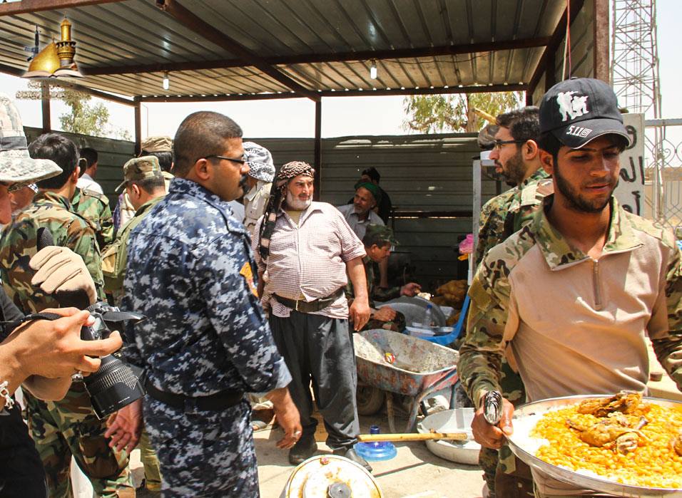 روحانیون از جبهه جنگ با داعش جدا نیستند+عکس