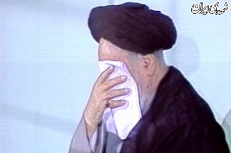 اشک امام شهیدان در سوگ سیدالشهدا(ع)+عکس