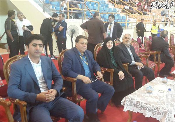 سفیر زن ایرانی وارد استادیوم شد! + عکس