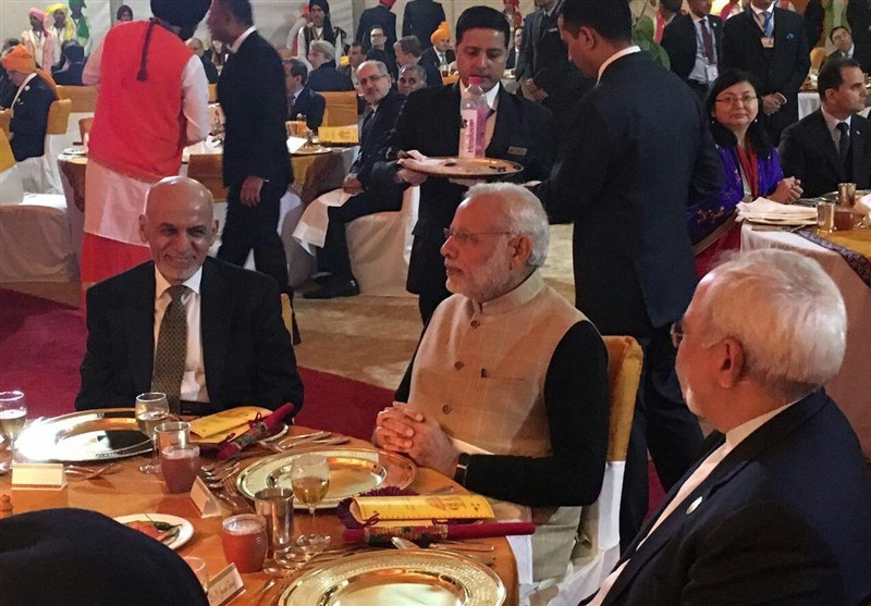 حضور ظریف در ضیافت شام نخست‌وزیر هند+عکس
