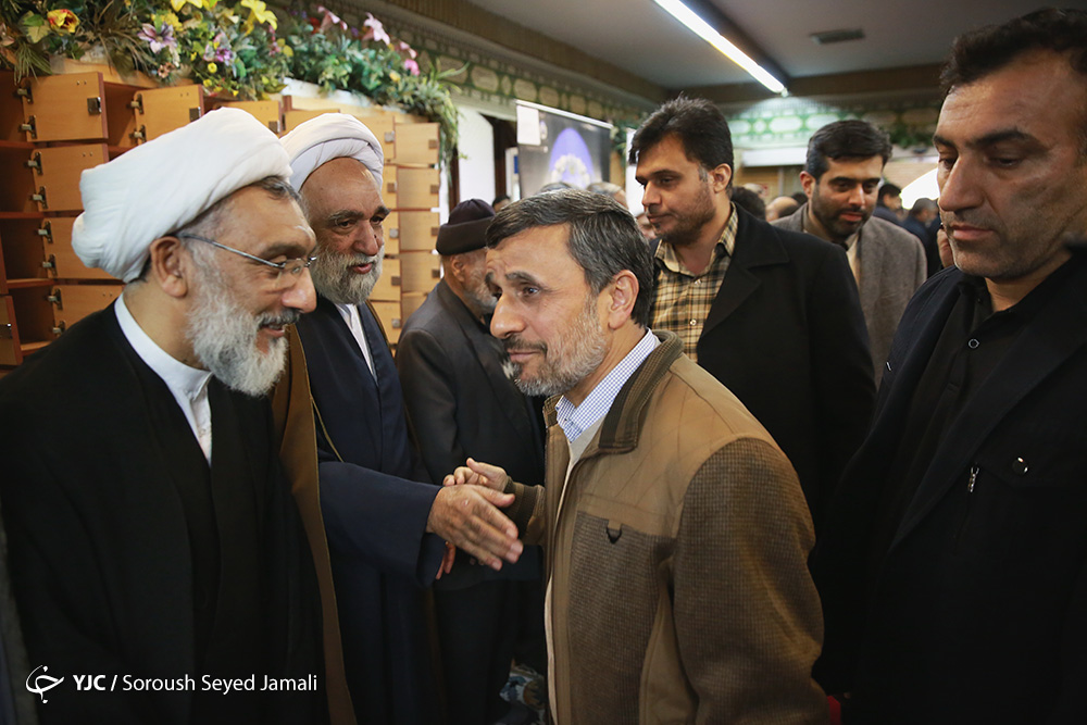 احمدی نژاد در ختم مرحوم پورمحمدی +عکس