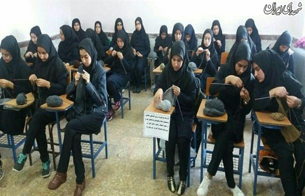 بافت کلاه مدافعان حرم در یک مدرسه! + عکس