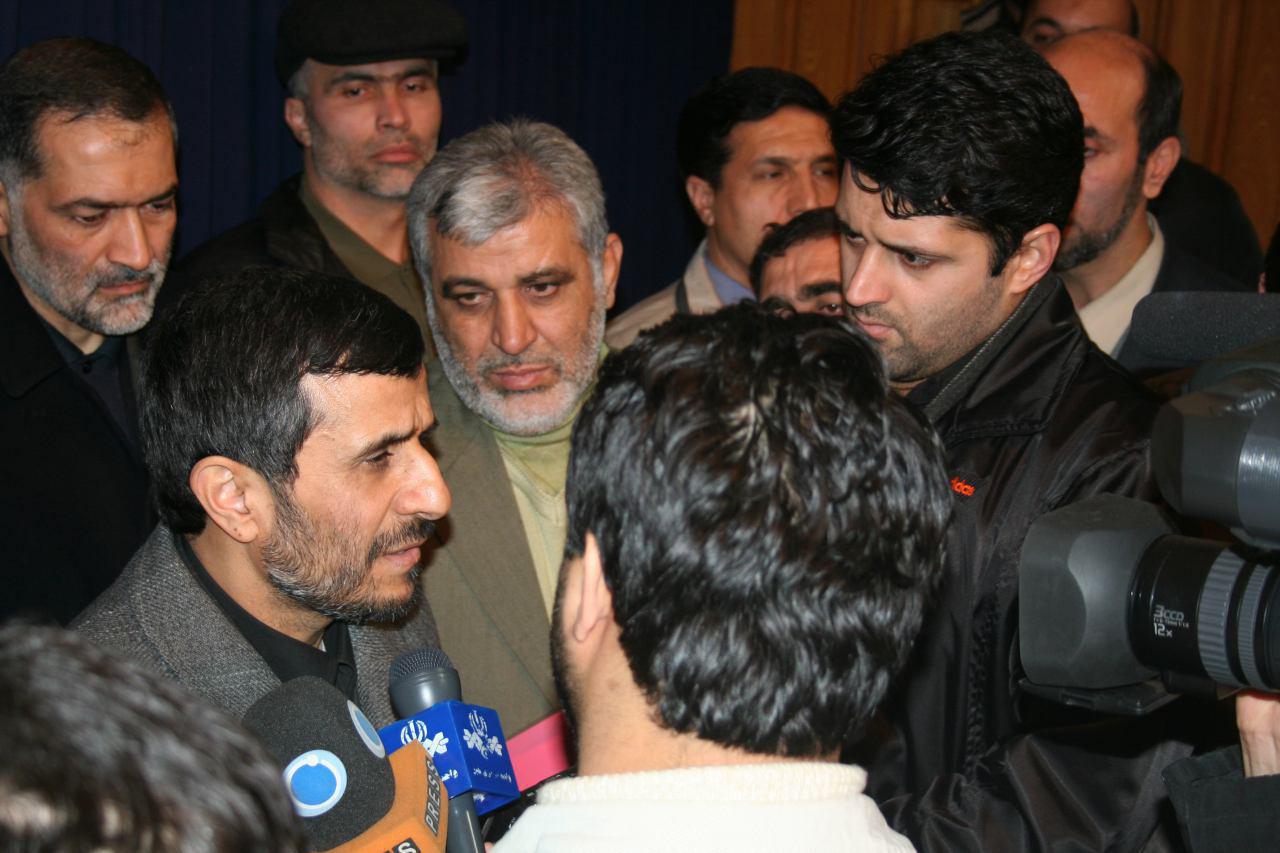برخورد روحانی و احمدی نژاد در خصوص قطع گاز مازندران+عکس