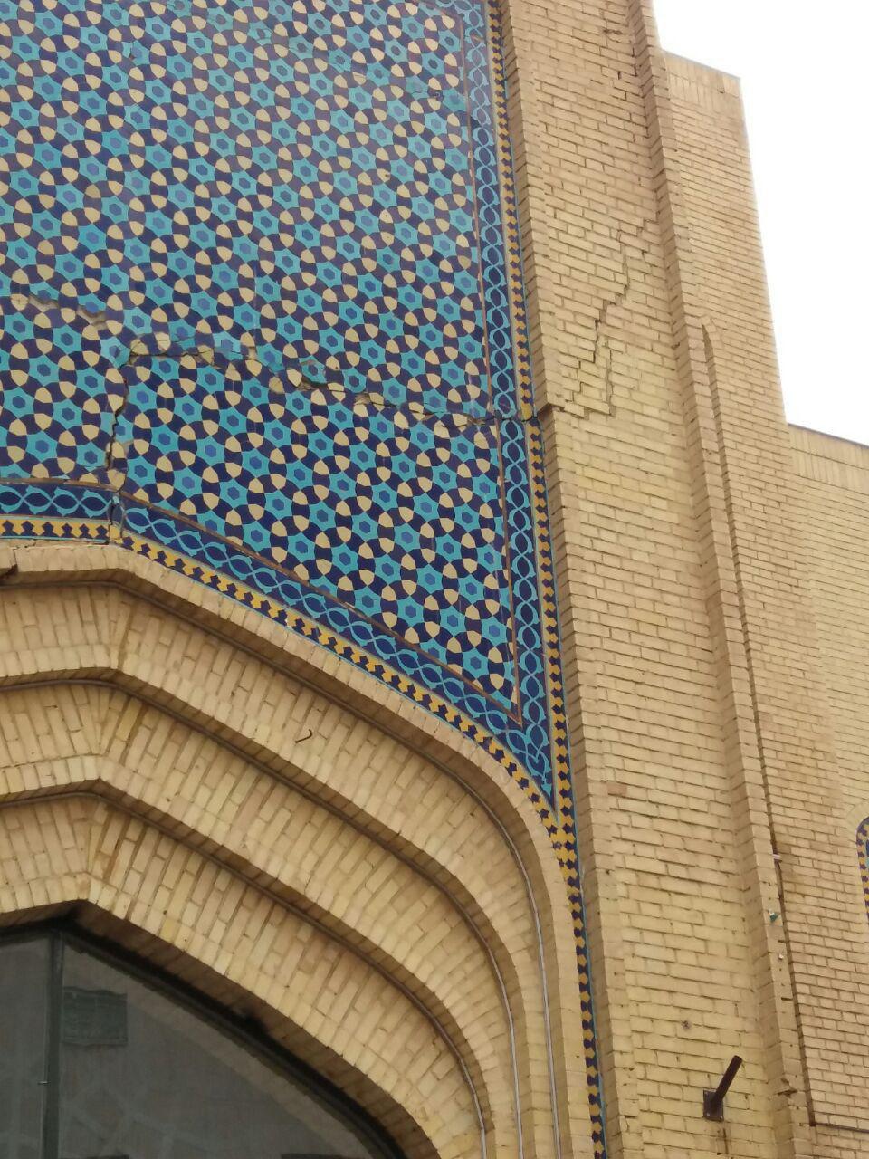 دیوار بازار رضا مشهد ترک برداشت + عکس