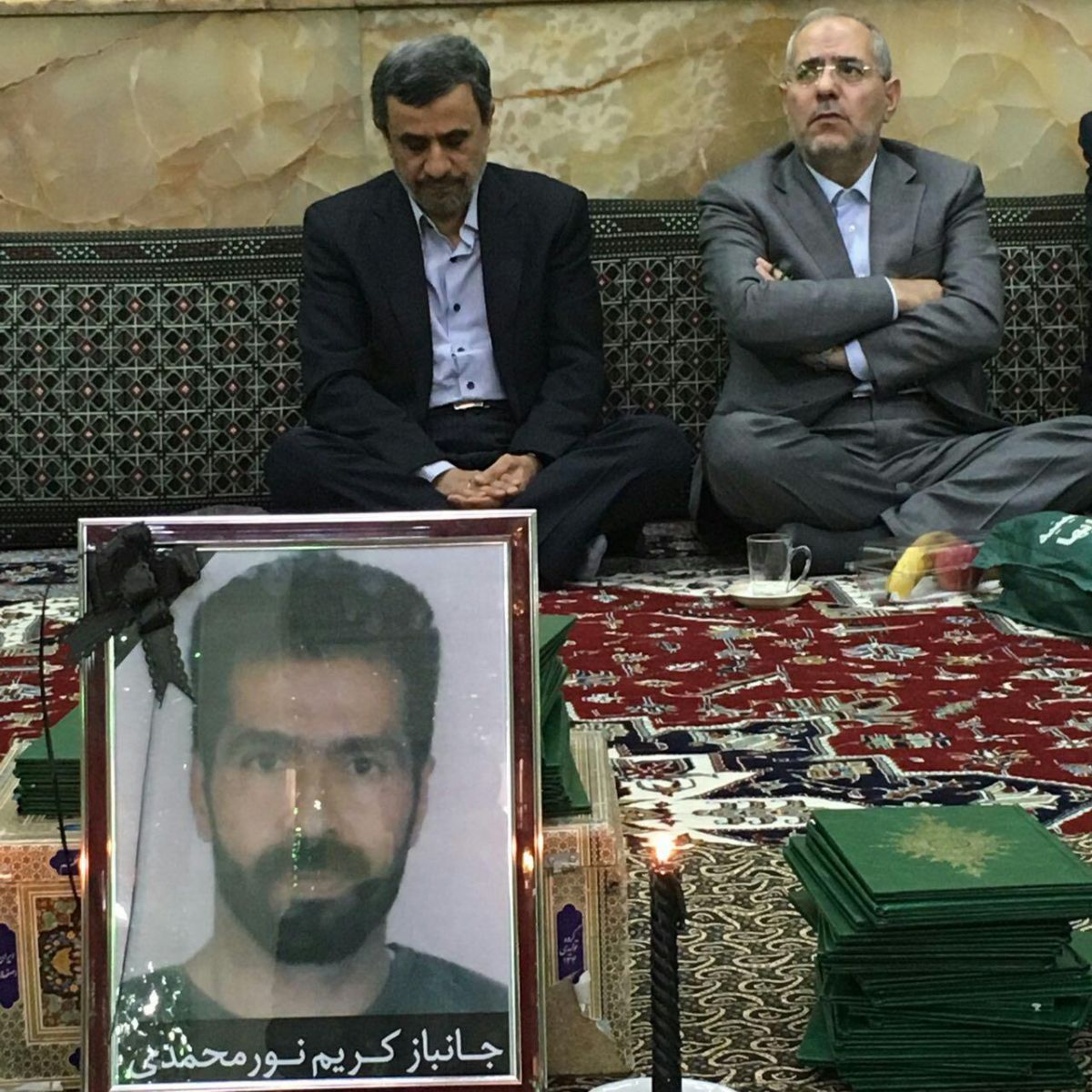 احمدی نژاد در ختم جانباز شهید نورمحمدی+عکس