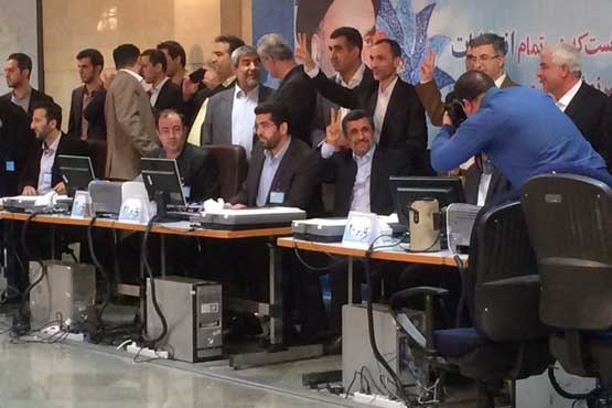احمدی‎نژاد هم برای ریاست جمهوری ثبت نام کرد+عکس