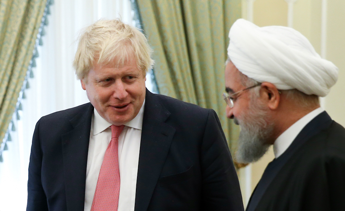 ارتباط حضور وزیر خارجه انگلیس در ایران با فتنه 96/آقازاده‌ها خودروهای گران‌قیمت را چگونه وارد می‌کنند؟