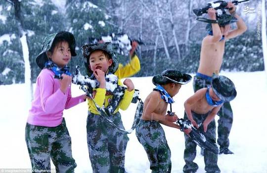 کودکانی که در سرما آموزش نظامی می بینند! + عکس