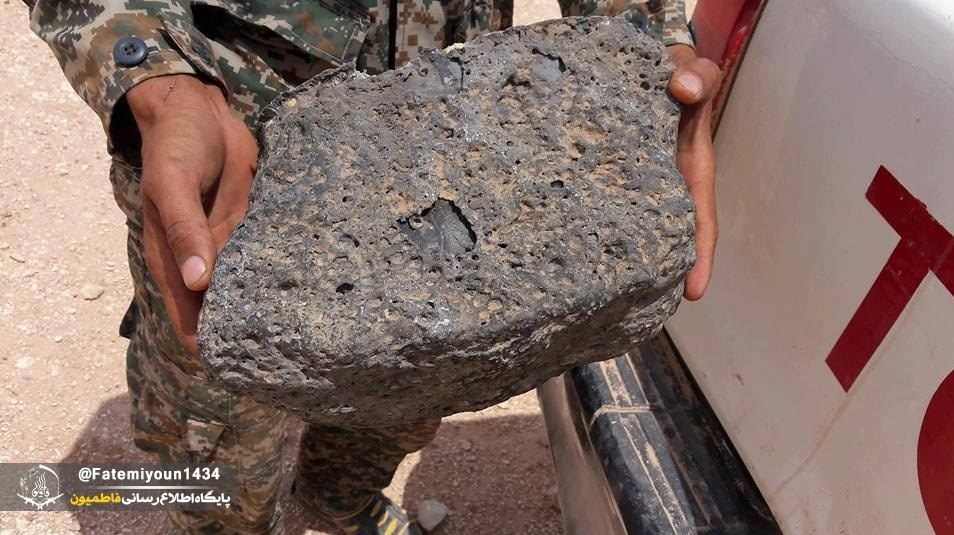 کشف مین‌های سنگی اسرائیل توسط رزمندگان فاطمیون+ عکس