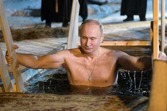 عکسی از ولادیمیر پوتین در حوضچه روباز 