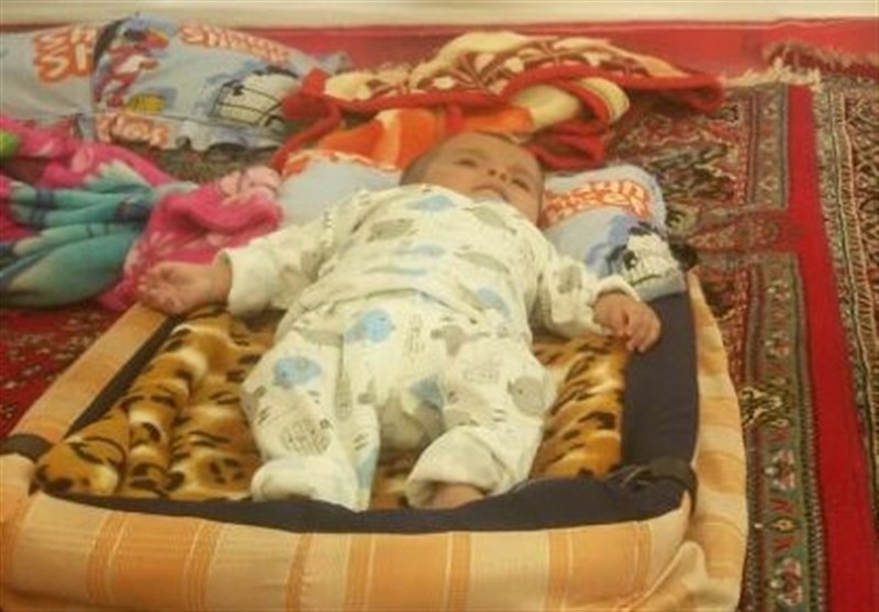 مرگ دومین کودک در مناطق زلزله زده بر اثر سرما + عکس