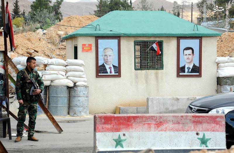تصاویر بشار اسد و پوتین در ایست بازرسی سوریه + عکس
