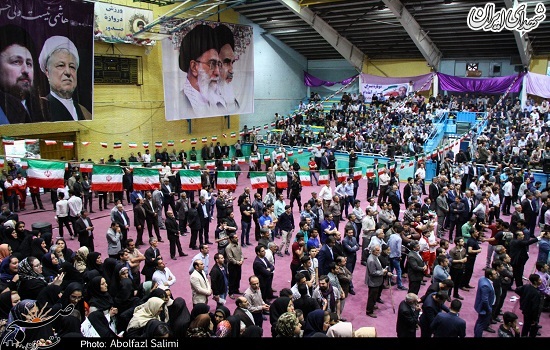 استقبال از حسن روحانی و رئیسی در قزوین +عکس