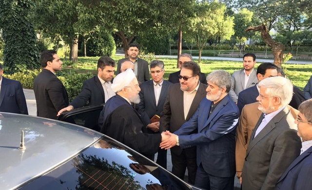 عارف و مطهری به استقبال روحانی رفتند+عکس