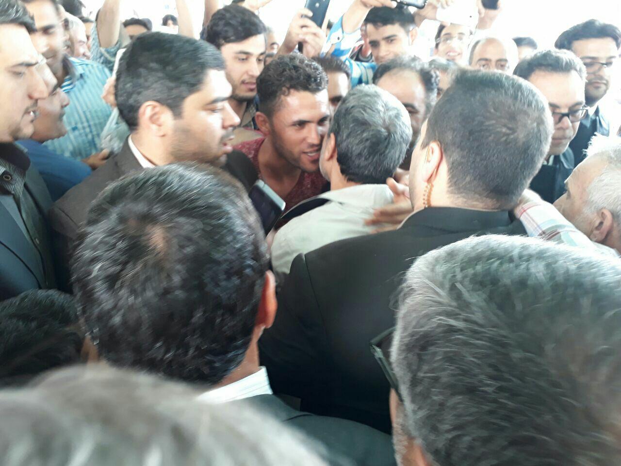 احمدی نژاد بعد از 4 روز رد صلاحیت در مشهد+عکس