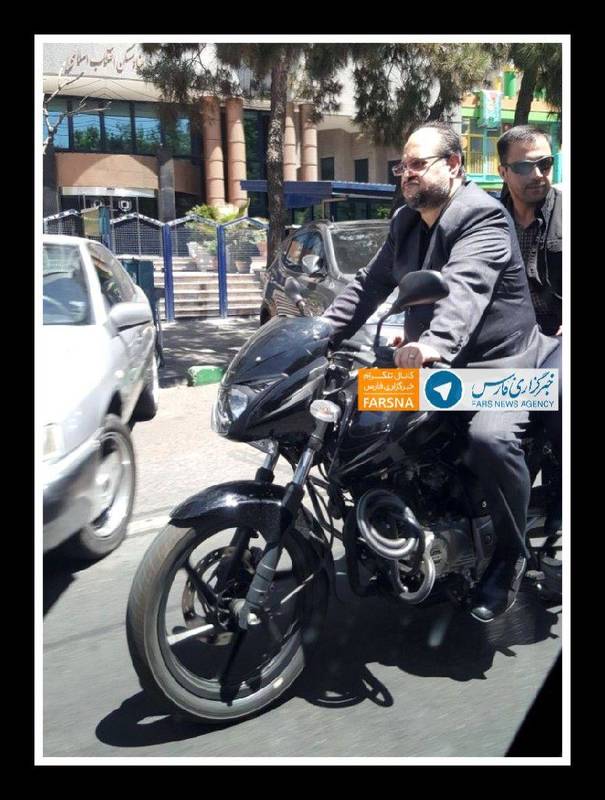 موتورسواری معاون روحانی در روز قدس +عکس