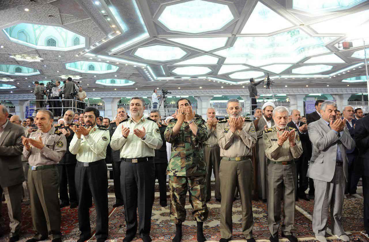 فرماندهان نظامی و انتظامی در نماز عیدفطر+عکس