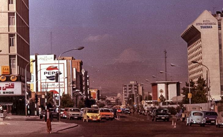 نمای قله دماوند از خیابان فاطمی در سال 40+عکس