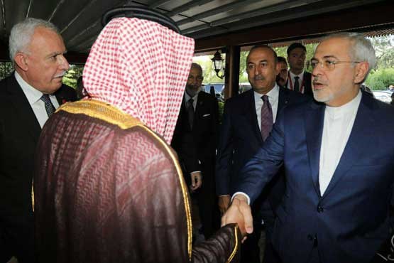 دست دادن ظریف با وزیر خارجه عربستان +عکس