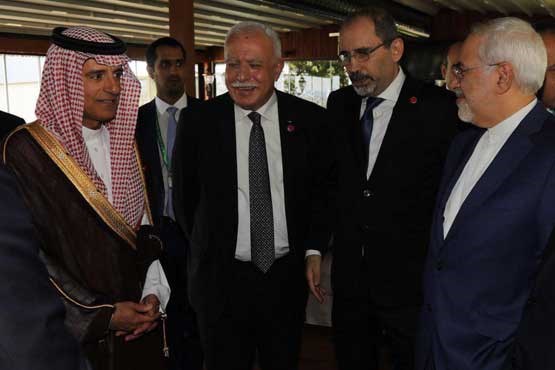 دست دادن ظریف با وزیر خارجه عربستان +عکس