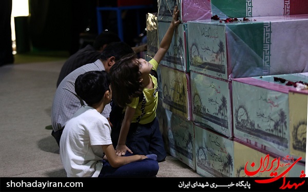 عکس/زیارت شهدای گمنام تازه تفحص شده درمعراج شهدای تهران