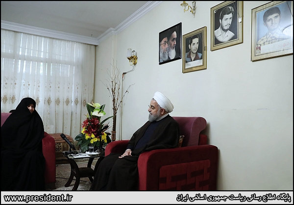دیدار رئیس جمهور با خانواده شهیدان اصغری ترکانی +عکس
