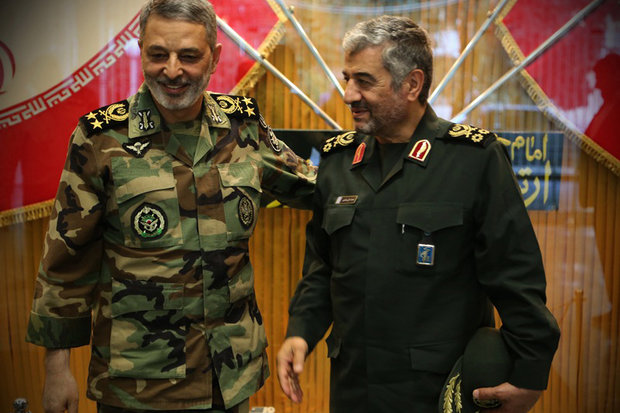 فرماندهان کل ارتش و سپاه با یکدیگر دیدار کردند+عکس